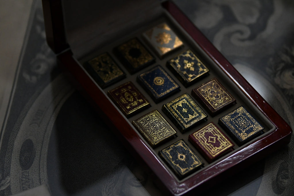 Limited Edition Roger Huet “The Miniature Collection of Shakespeare’s World” | Signed No. 48/199 Miniature Book Library in Presentation Case