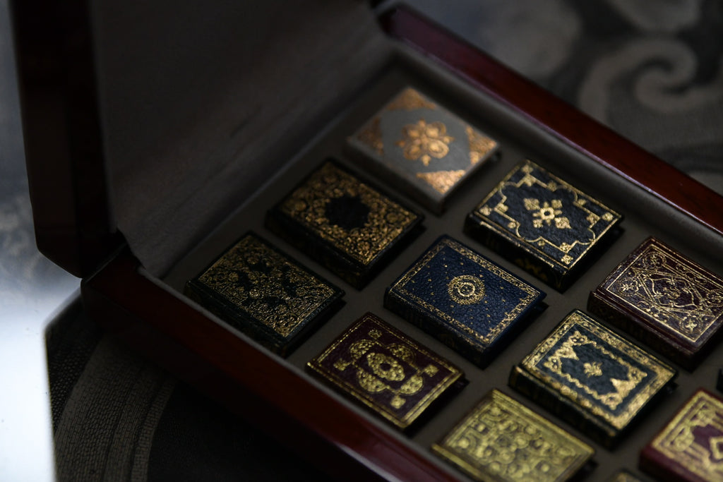 Limited Edition Roger Huet “The Miniature Collection of Shakespeare’s World” | Signed No. 48/199 Miniature Book Library in Presentation Case
