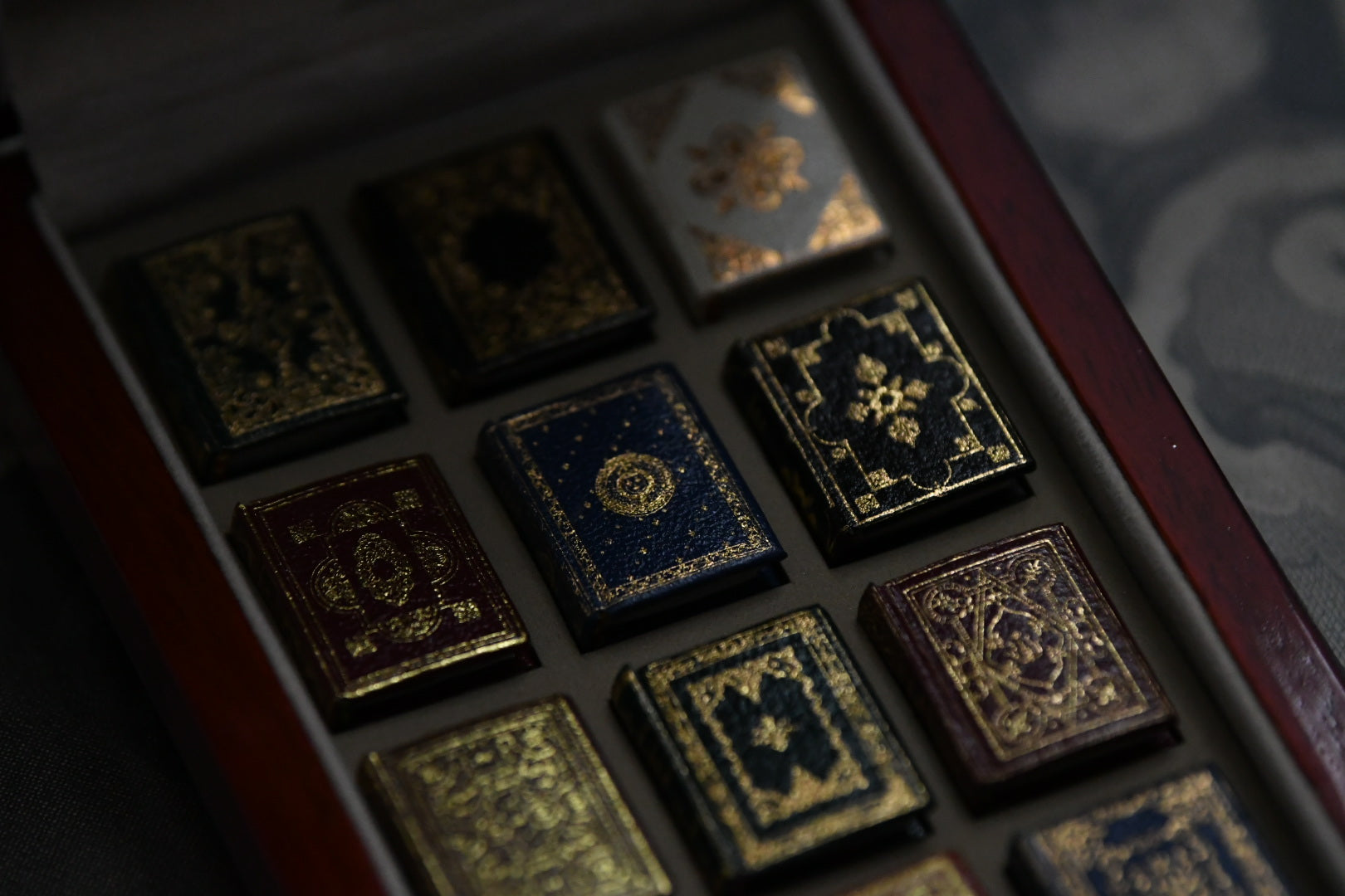 Limited Edition Roger Huet “The Miniature Collection of Shakespeare’s World” | Signed No. 48/199 Miniature Book Library in Presentation Case