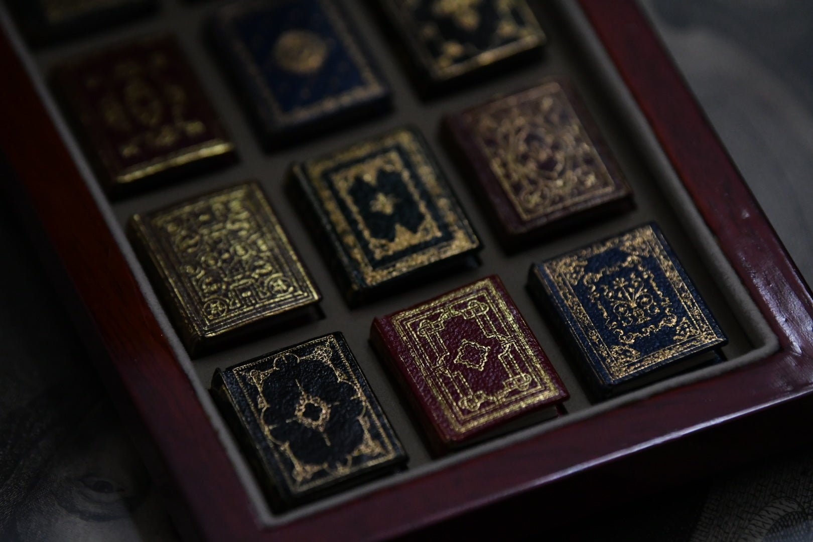 Limited Edition Roger Huet “The Miniature Collection of Shakespeare’s World” | Signed No. 48/199 Miniature Book Library in Presentation Case
