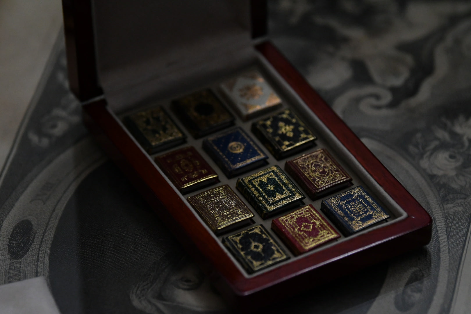Limited Edition Roger Huet “The Miniature Collection of Shakespeare’s World” | Signed No. 48/199 Miniature Book Library in Presentation Case