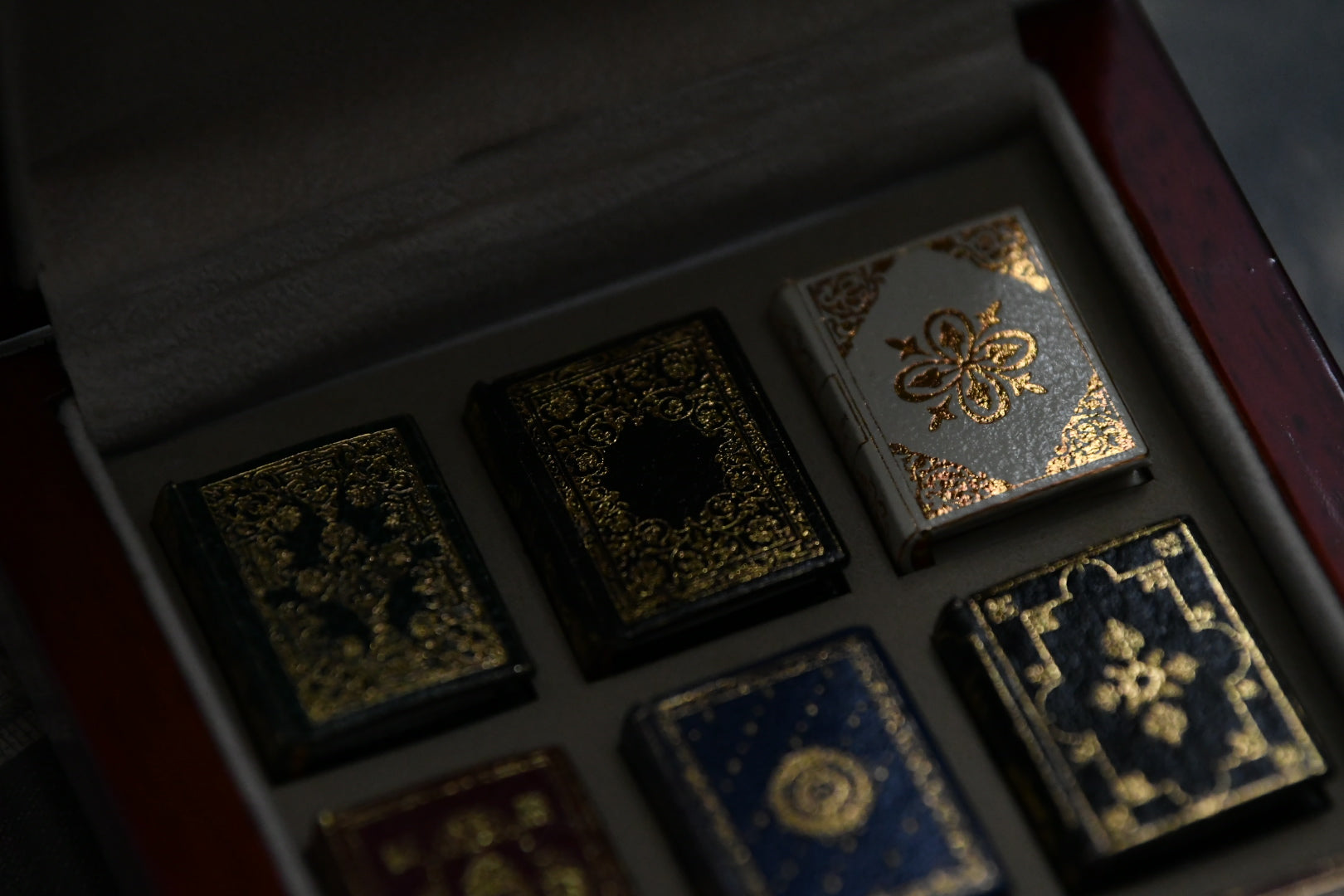Limited Edition Roger Huet “The Miniature Collection of Shakespeare’s World” | Signed No. 48/199 Miniature Book Library in Presentation Case