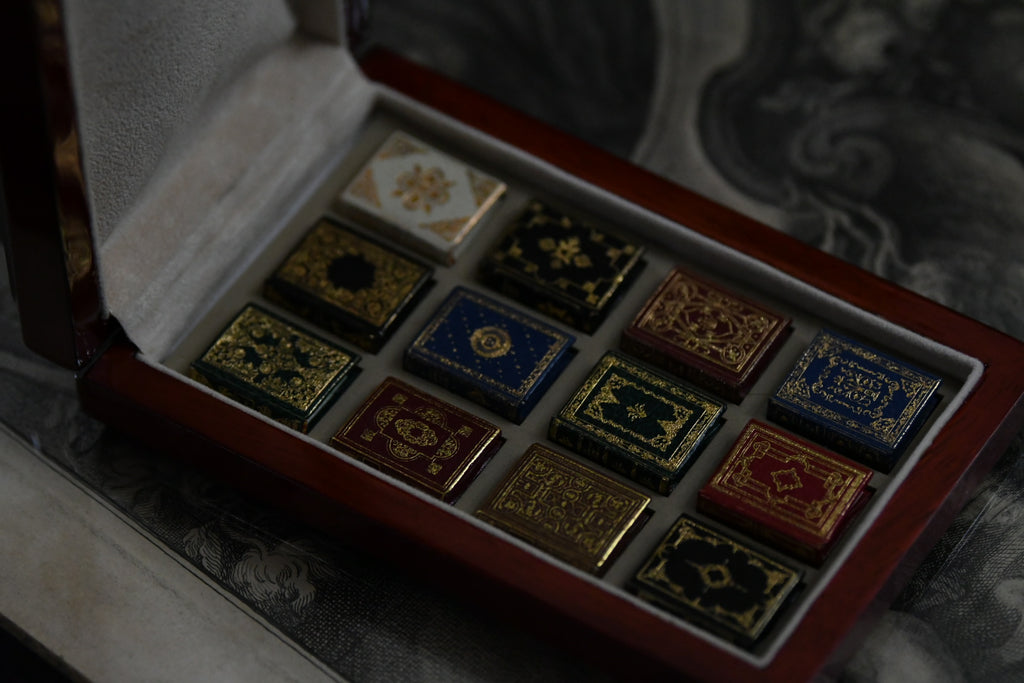 Limited Edition Roger Huet “The Miniature Collection of Shakespeare’s World” | Signed No. 48/199 Miniature Book Library in Presentation Case