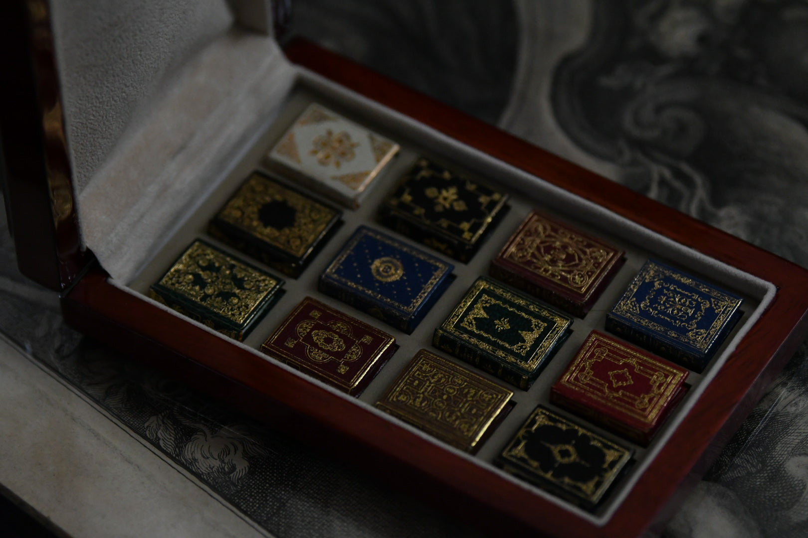 Limited Edition Roger Huet “The Miniature Collection of Shakespeare’s World” | Signed No. 48/199 Miniature Book Library in Presentation Case