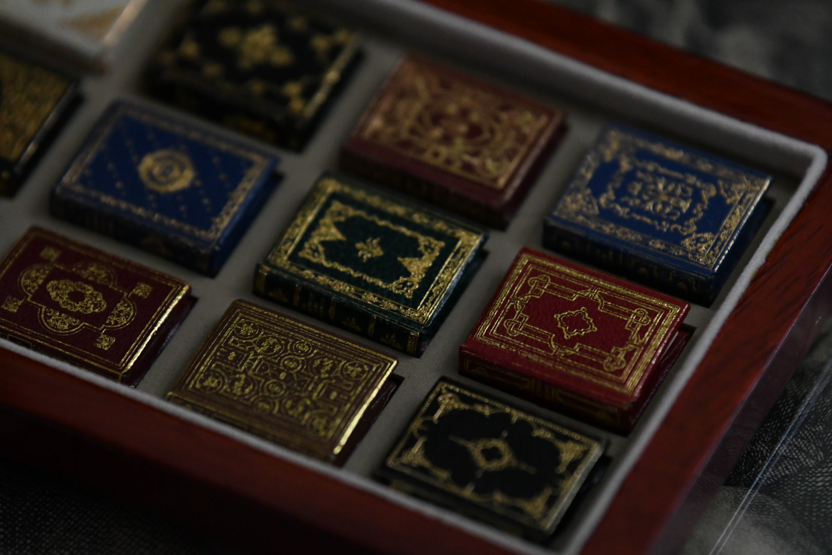 Limited Edition Roger Huet “The Miniature Collection of Shakespeare’s World” | Signed No. 48/199 Miniature Book Library in Presentation Case