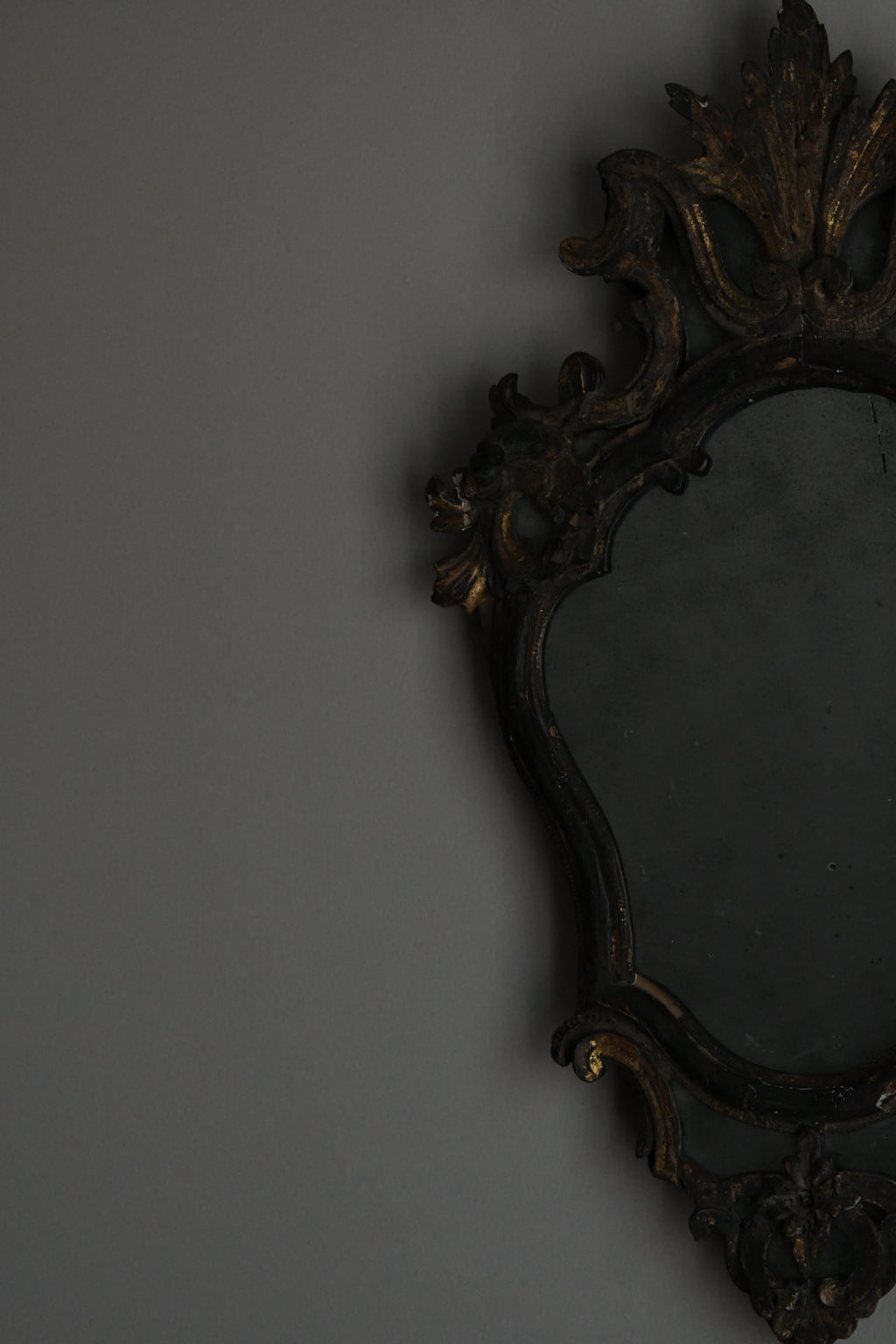 18th Century Italian Rococo Carved Giltwood Mirror | Hand-Carved Wall Mirror, Circa 1700–1799