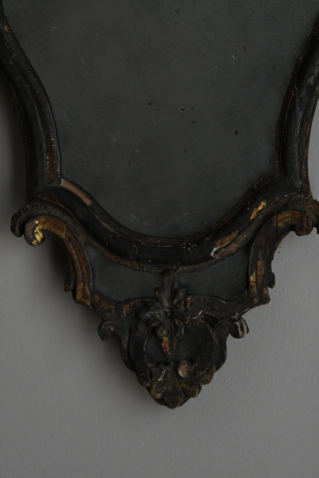18th Century Italian Rococo Carved Giltwood Mirror | Hand-Carved Wall Mirror, Circa 1700–1799