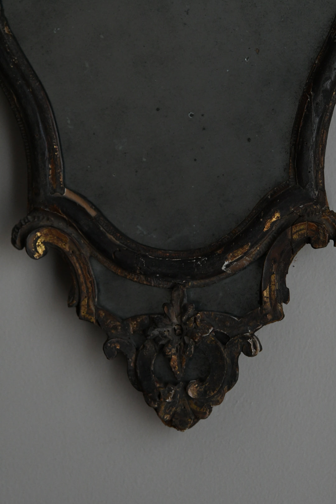 18th Century Italian Rococo Carved Giltwood Mirror | Hand-Carved Wall Mirror, Circa 1700–1799