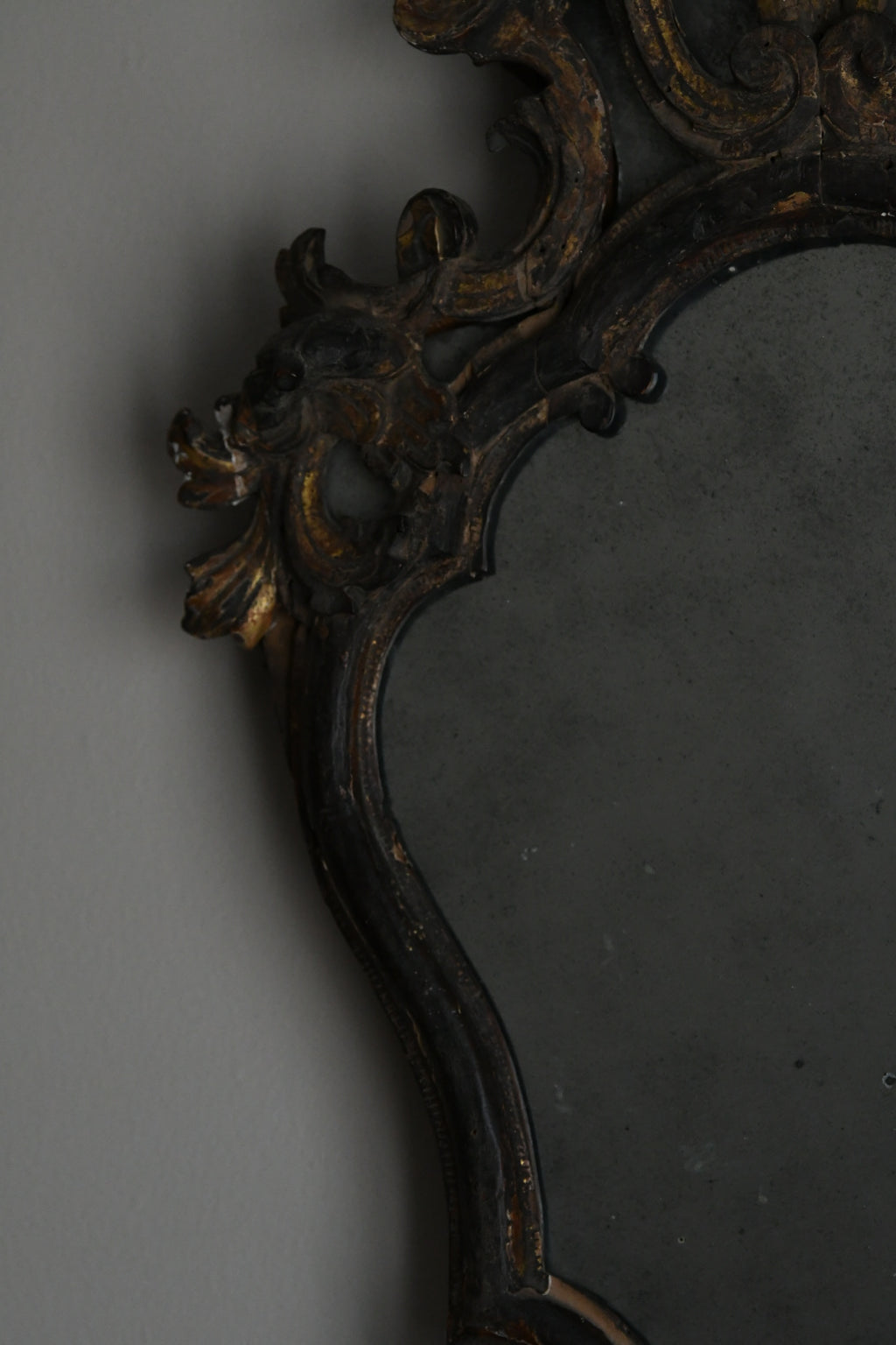 18th Century Italian Rococo Carved Giltwood Mirror | Hand-Carved Wall Mirror, Circa 1700–1799