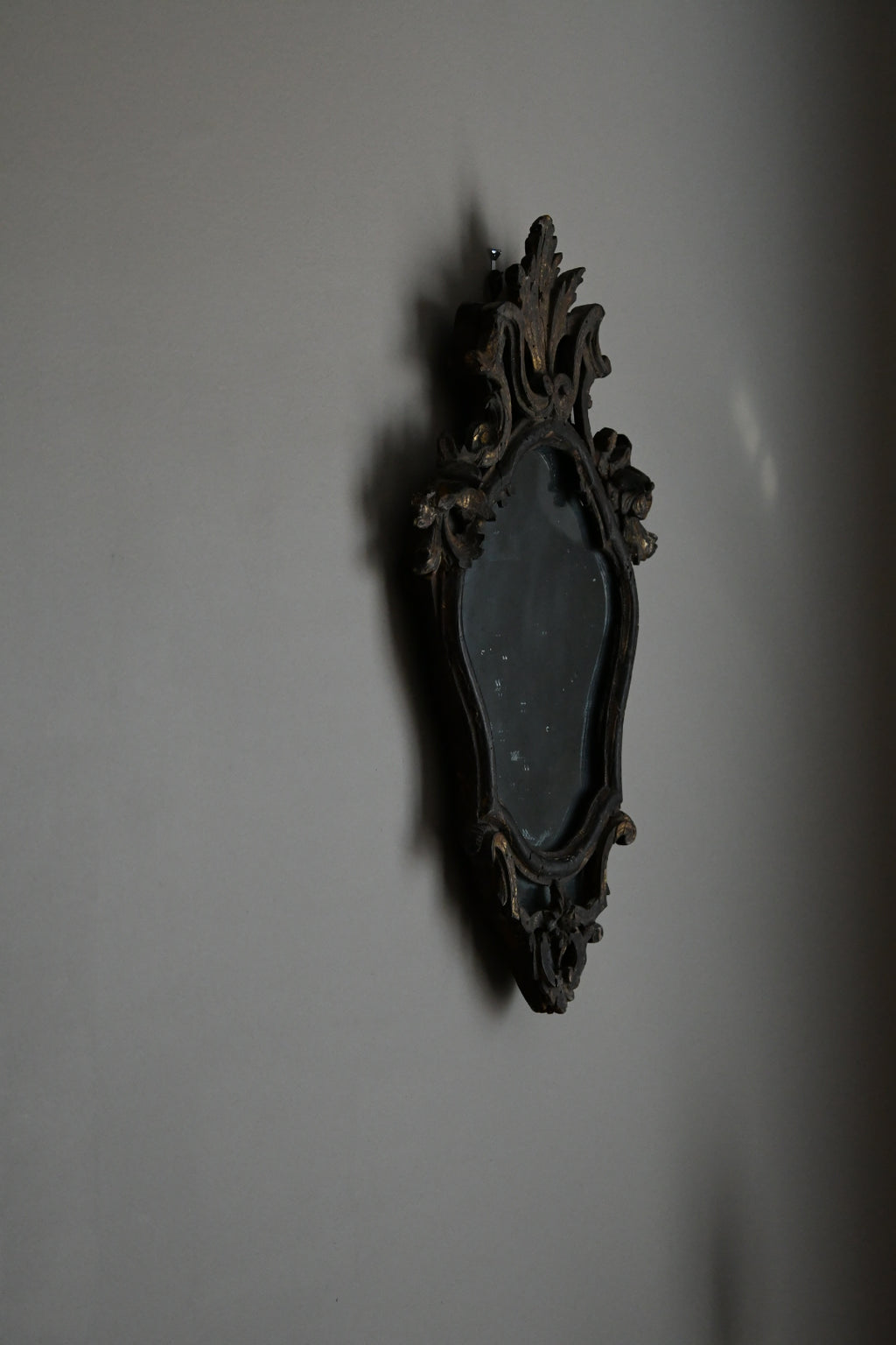 18th Century Italian Rococo Carved Giltwood Mirror | Hand-Carved Wall Mirror, Circa 1700–1799
