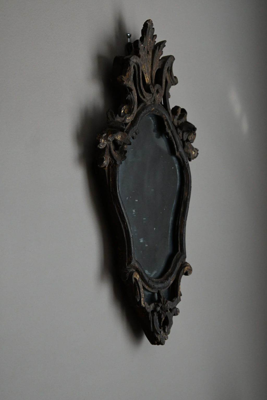 18th Century Italian Rococo Carved Giltwood Mirror | Hand-Carved Wall Mirror, Circa 1700–1799