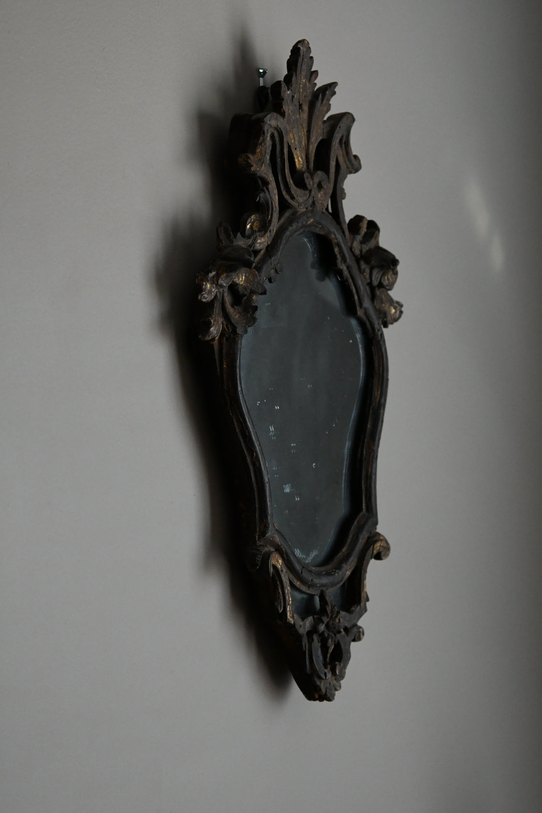 18th Century Italian Rococo Carved Giltwood Mirror | Hand-Carved Wall Mirror, Circa 1700–1799
