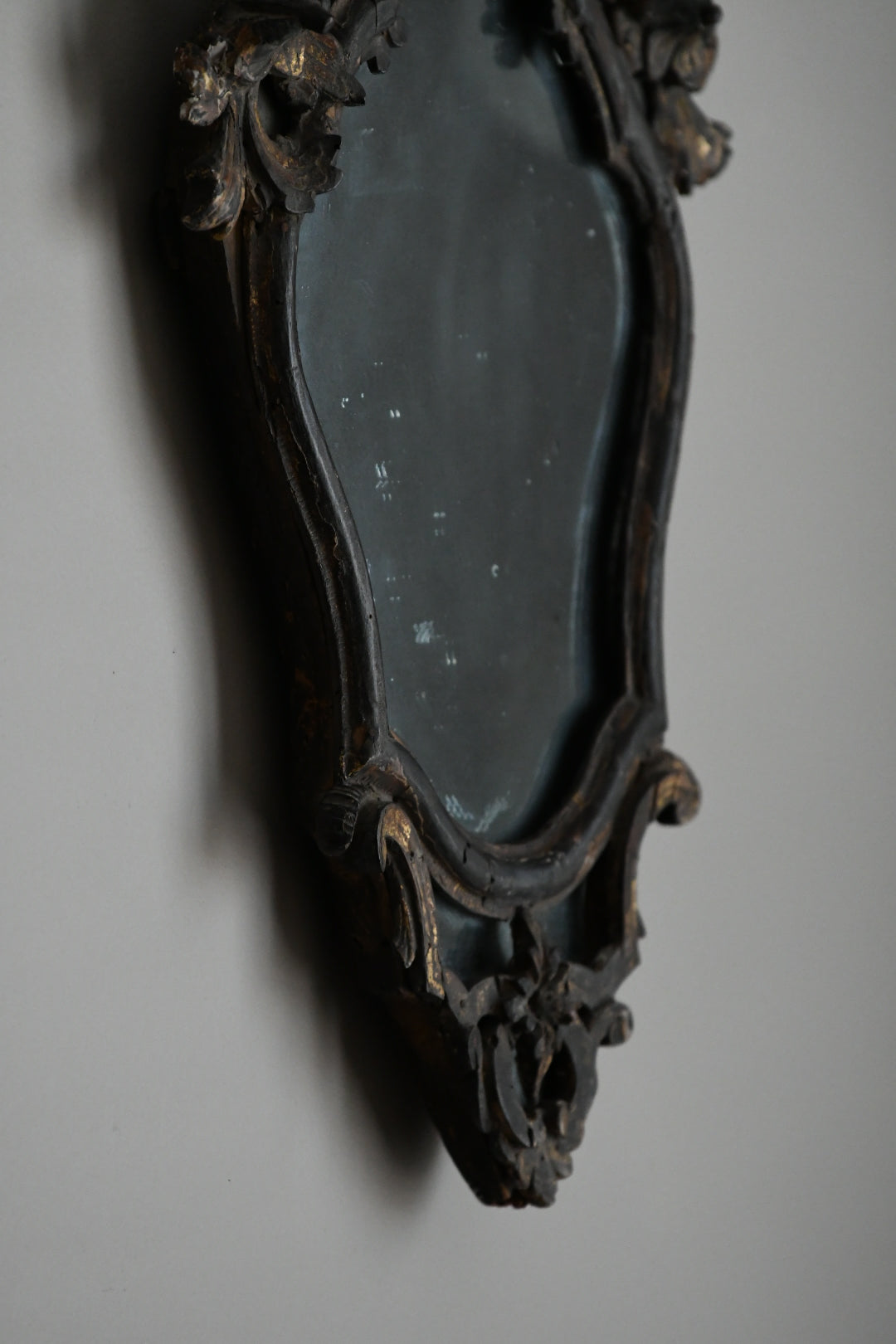 18th Century Italian Rococo Carved Giltwood Mirror | Hand-Carved Wall Mirror, Circa 1700–1799