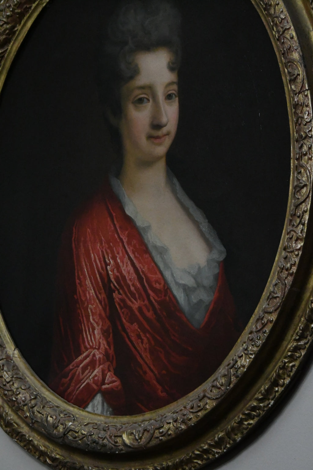 Antique English School Portrait of an Aristocratic Lady, Oval Oil on Canvas, Possibly 17th–18th Century, Baroque