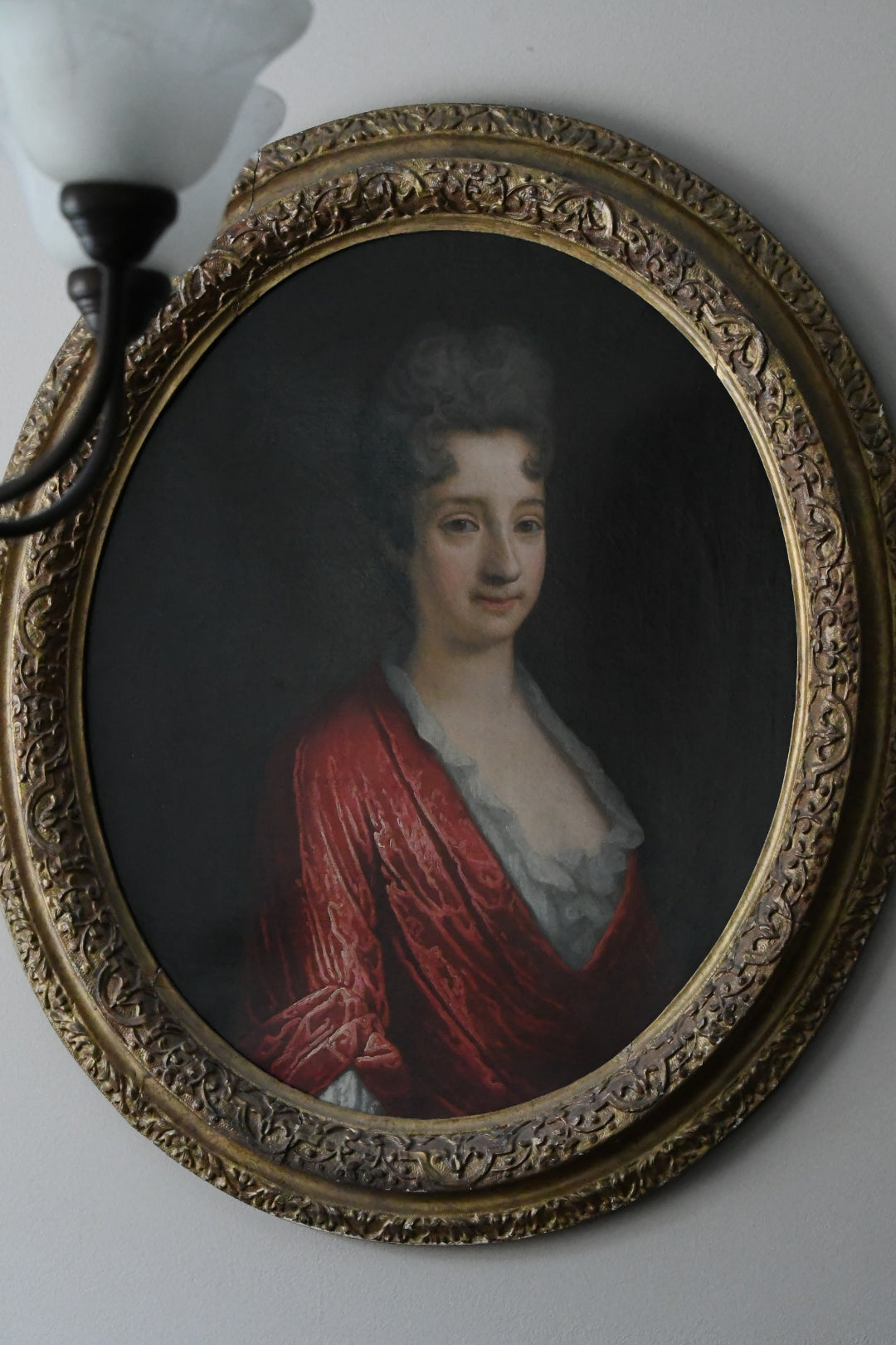 Antique English School Portrait of an Aristocratic Lady, Oval Oil on Canvas, Possibly 17th–18th Century, Baroque