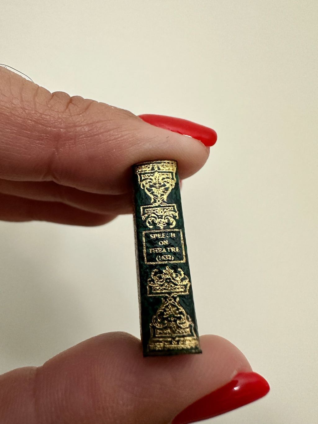 Limited Edition Roger Huet “The Miniature Collection of Shakespeare’s World” | Signed No. 48/199 Miniature Book Library in Presentation Case
