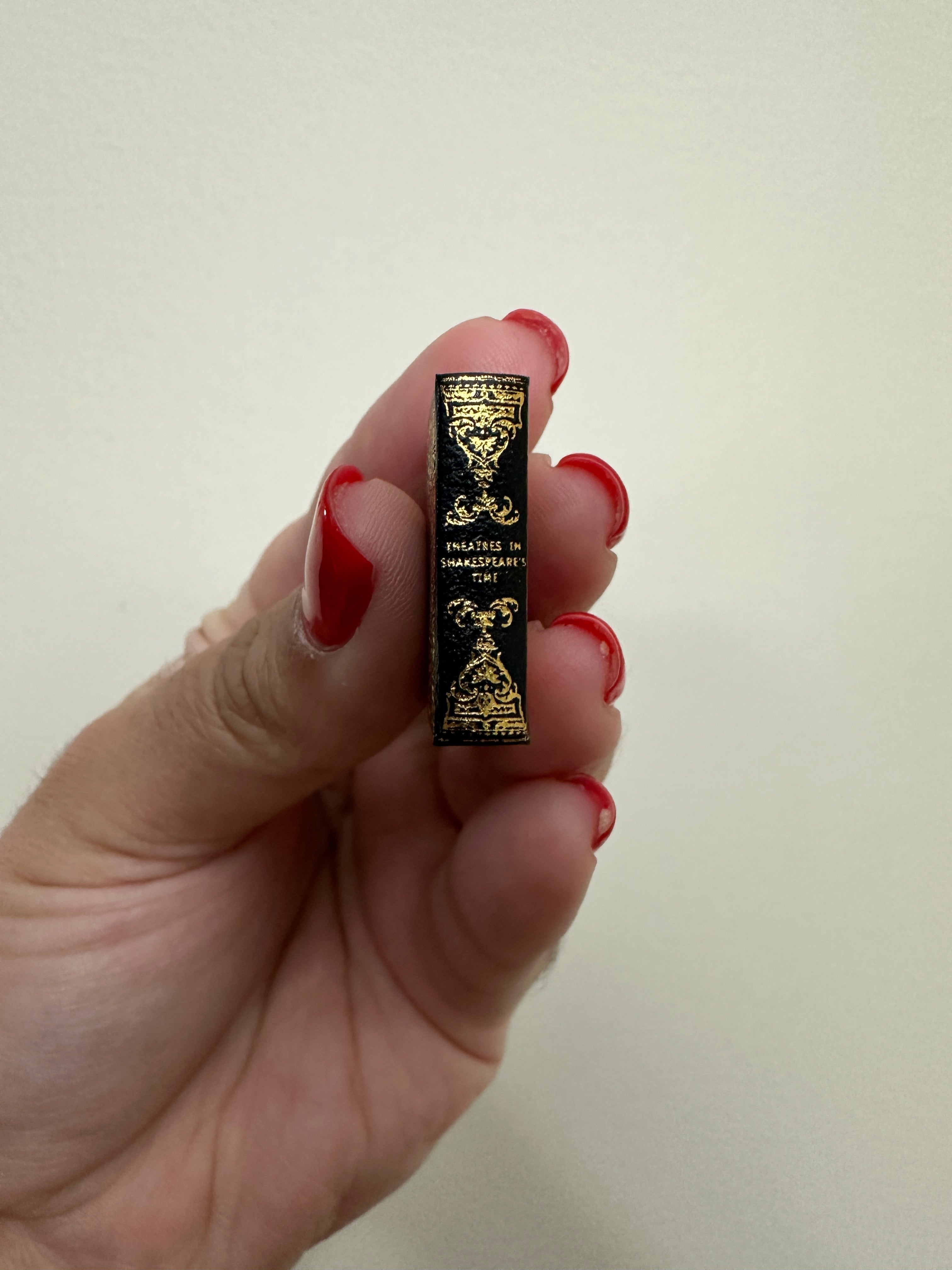 Limited Edition Roger Huet “The Miniature Collection of Shakespeare’s World” | Signed No. 48/199 Miniature Book Library in Presentation Case